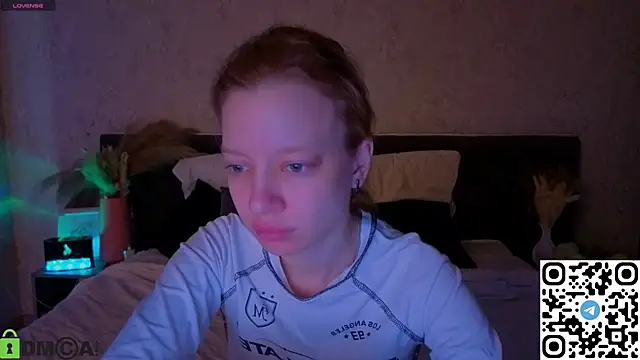 Michelle Blond online show from April 2026 01:04:01 AM