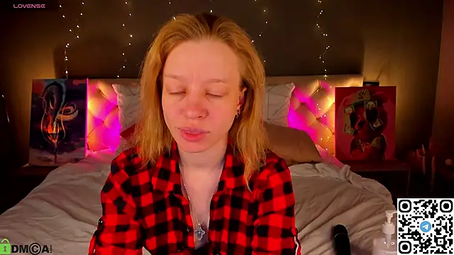 Michelle Blond online show from May 2026 01:56:01 AM