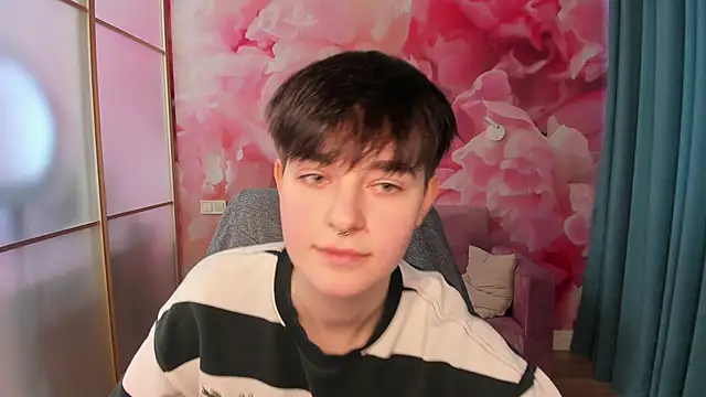 EmiliaYours online show from December 2024 09:50:02 AM