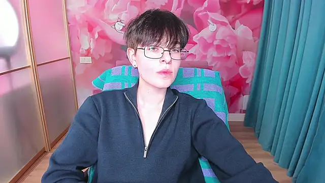 EmiliaYours online show from January 2025 04:20:01 PM