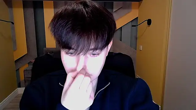 EmiliaYours online show from March 2025 01:20:01 PM