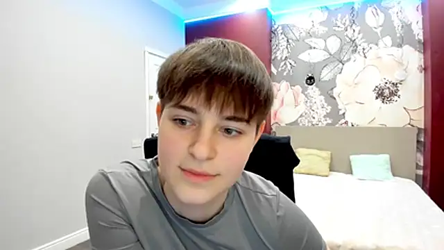 EmiliaYours online show from February 2026 03:30:02 PM