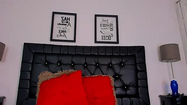 amberlitle online show from November 2025 11:43:01 AM