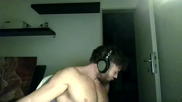 alpha-hunk online show from October 2025 06:49:02 PM