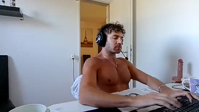 Snapshot of alpha-hunk chatting on May 2026 01:59:01 PM alpha-hunk online show from May 2026 01:59:01 PM