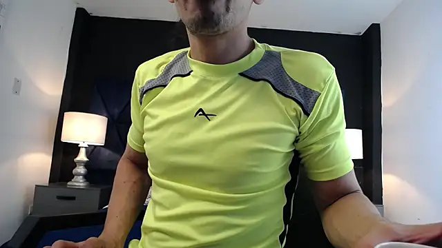 Snapshot of Sr_Magnus_ chatting on January 2025 12:18:01 PM Sr Magnus online show from January 2025 12:18:01 PM