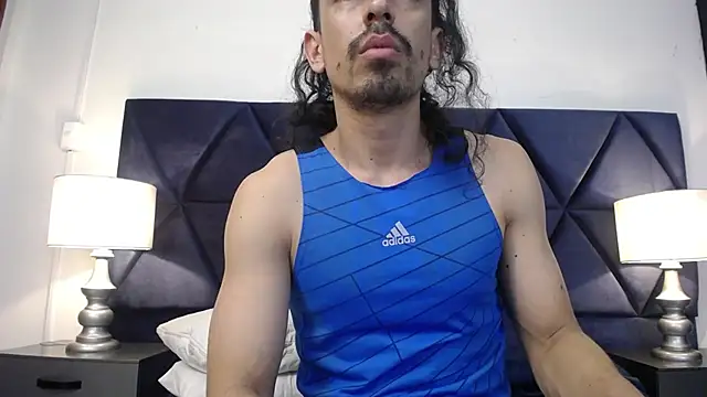 Snapshot of Sr_Magnus_ chatting on February 2025 04:02:01 PM Sr Magnus online show from February 2025 04:02:01 PM