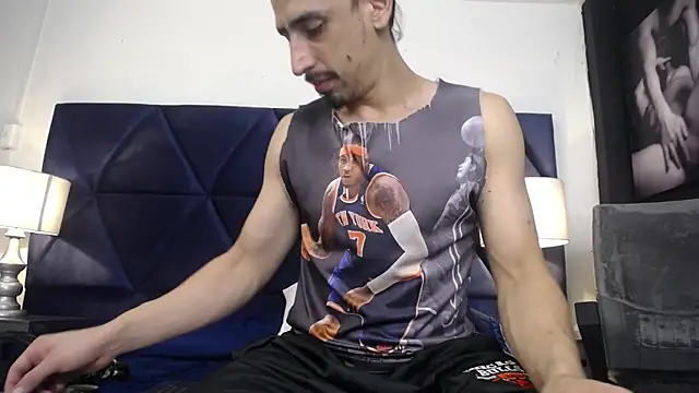 Snapshot of Sr_Magnus_ chatting on February 2025 06:48:02 PM Sr Magnus online show from February 2025 06:48:02 PM