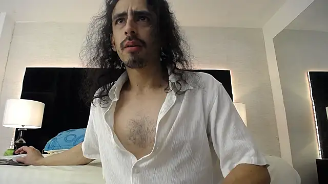 Snapshot of Sr_Magnus_ chatting on February 2025 12:49:02 PM Sr Magnus online show from February 2025 12:49:02 PM