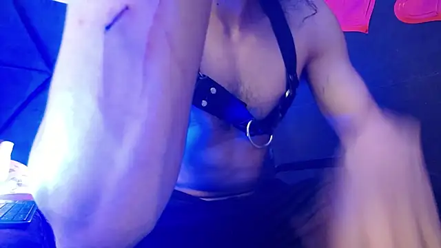 Snapshot of Sr_Magnus_ chatting on February 2025 08:20:02 PM Sr Magnus online show from February 2025 08:20:02 PM