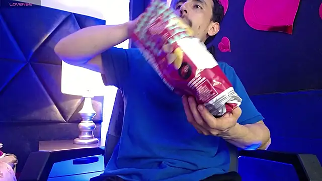 Snapshot of Sr_Magnus_ chatting on February 2025 11:47:02 AM Sr Magnus online show from February 2025 11:47:02 AM