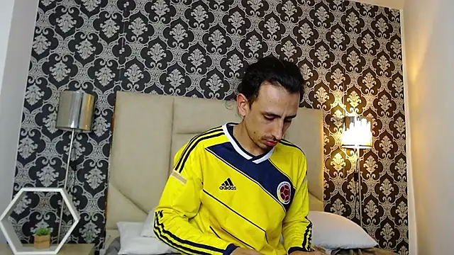 Snapshot of Sr_Magnus_ chatting on March 2025 02:30:02 AM Sr Magnus online show from March 2025 02:30:02 AM