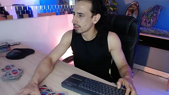 Snapshot of Sr_Magnus_ chatting on March 2025 01:05:02 AM Sr Magnus online show from March 2025 01:05:02 AM