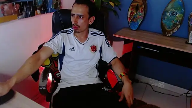 Snapshot of Sr_Magnus_ chatting on March 2025 03:40:01 AM Sr Magnus online show from March 2025 03:40:01 AM