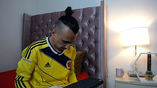 Snapshot of Sr_Magnus_ chatting on October 2025 07:27:02 AM Sr Magnus online show from October 2025 07:27:02 AM