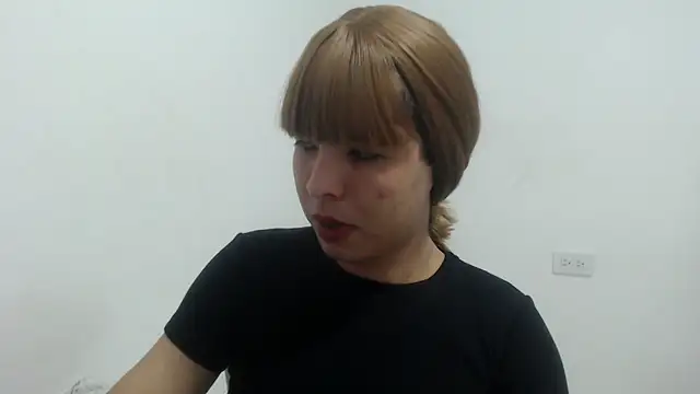 estefania224 online show from May 2026 12:18:01 AM