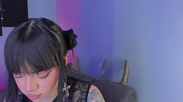 maddy walker online show from January 2025 12:03:01 AM