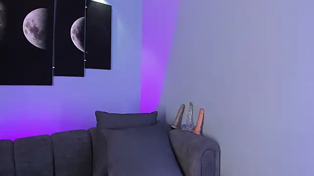 maddy walker online show from February 2025 07:47:02 PM