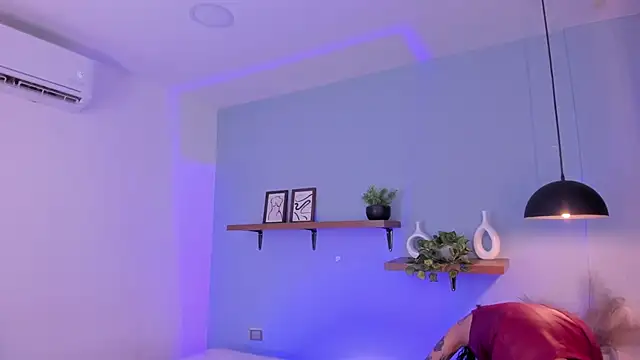 maddy walker online show from November 2025 12:16:01 PM