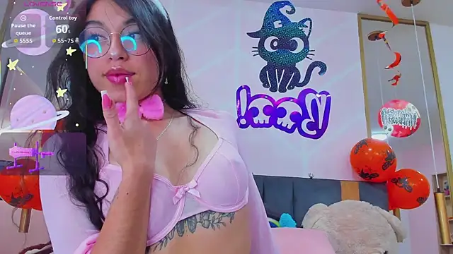 Snapshot of MadyJackson chatting on October 2025 11:21:02 AM MadyJackson online show from October 2025 11:21:02 AM