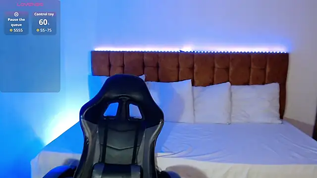 alexiaaross online show from October 2025 04:10:02 AM