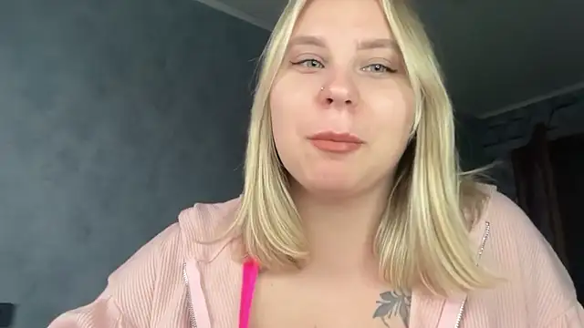 Thalia  Star online show from November 2025 11:41:01 AM