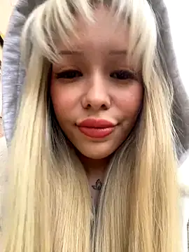 Snapshot of babydolll chatting on October 2025 12:17:02 PM babydolll online show from October 2025 12:17:02 PM