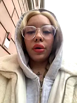 Snapshot of babydolll chatting on October 2025 12:22:02 PM babydolll online show from October 2025 12:22:02 PM
