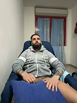 Snapshot of Gioeltoro89 chatting on January 2025 07:13:02 PM Gioeltoro89 online show from January 2025 07:13:02 PM