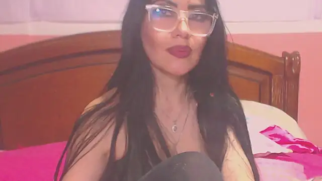 Snapshot of Ary_z chatting on February 2025 08:29:02 AM Ary z online show from February 2025 08:29:02 AM