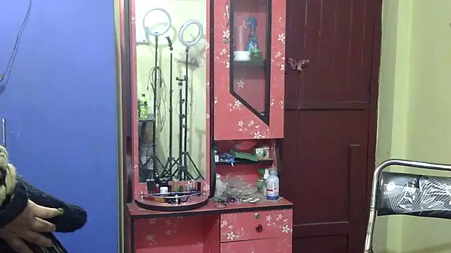 Pramila Manish online show from December 2025 11:32:02 PM