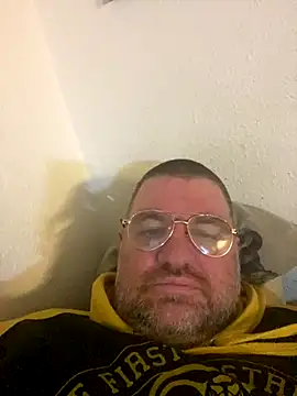 Snapshot of thetobmaster200 chatting on December 2024 08:42:01 PM thetobmaster200 online show from December 2024 08:42:01 PM