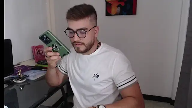 Snapshot of Dylanwish chatting on December 2024 07:49:02 PM Dylanwish online show from December 2024 07:49:02 PM