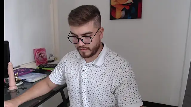 Snapshot of Dylanwish chatting on December 2024 07:32:02 PM Dylanwish online show from December 2024 07:32:02 PM