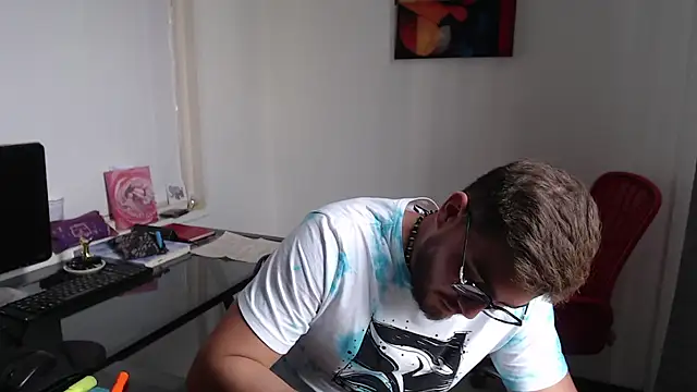 Snapshot of Dylanwish chatting on January 2025 08:35:01 PM Dylanwish online show from January 2025 08:35:01 PM