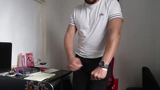 Snapshot of Dylanwish chatting on February 2025 08:36:01 PM Dylanwish online show from February 2025 08:36:01 PM