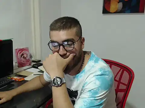 Snapshot of Dylanwish chatting on September 2025 11:51:02 PM Dylanwish online show from September 2025 11:51:02 PM