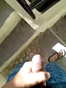 Snapshot of Maddie9211 chatting on April 2026 10:43:01 AM Maddie9211 online show from April 2026 10:43:01 AM