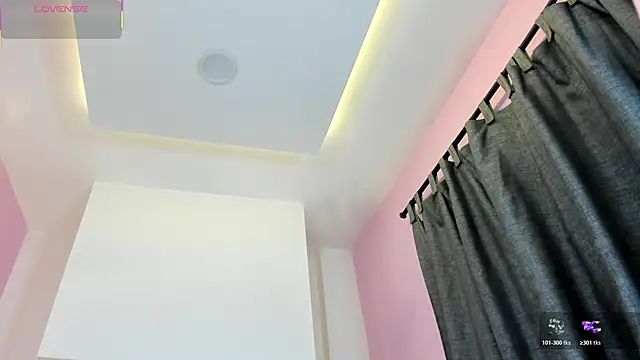 nicolle pierce online show from May 2026 01:18:01 PM