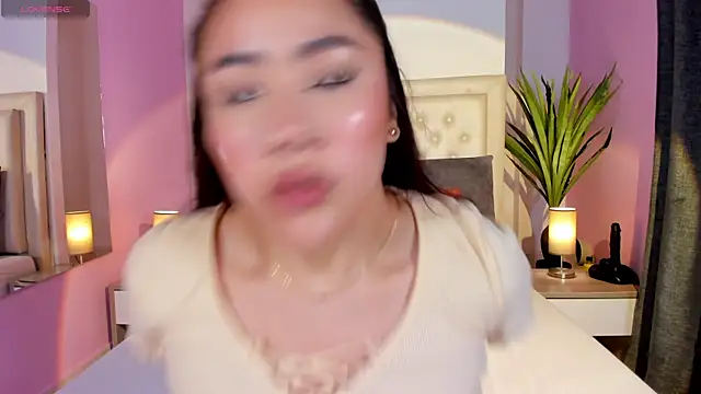 nicolle pierce online show from May 2026 03:08:02 PM