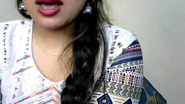 Snapshot of Come-on-over chatting on January 2025 05:37:02 PM Come-on-over online show from January 2025 05:37:02 PM