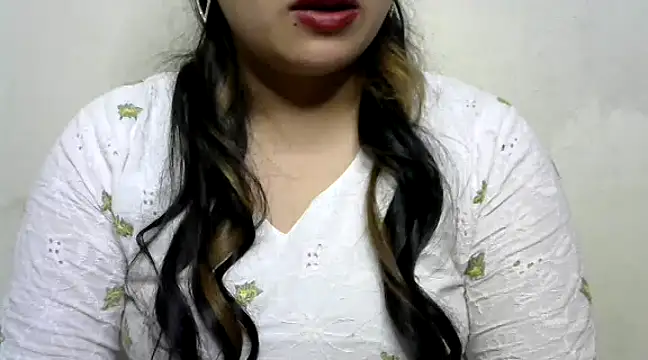 Snapshot of Come-on-over chatting on February 2025 06:13:02 PM Come-on-over online show from February 2025 06:13:02 PM