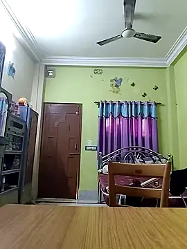 Snapshot of Royalgirl667 chatting on December 2024 05:59:01 AM Royalgirl667 online show from December 2024 05:59:01 AM