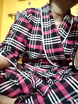 Snapshot of Royalgirl667 chatting on December 2024 03:44:02 PM Royalgirl667 online show from December 2024 03:44:02 PM