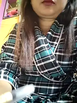 Snapshot of Royalgirl667 chatting on December 2024 04:11:02 PM Royalgirl667 online show from December 2024 04:11:02 PM