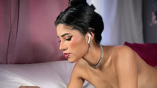 chiarabrielle00 online show from March 2026 05:52:02 PM