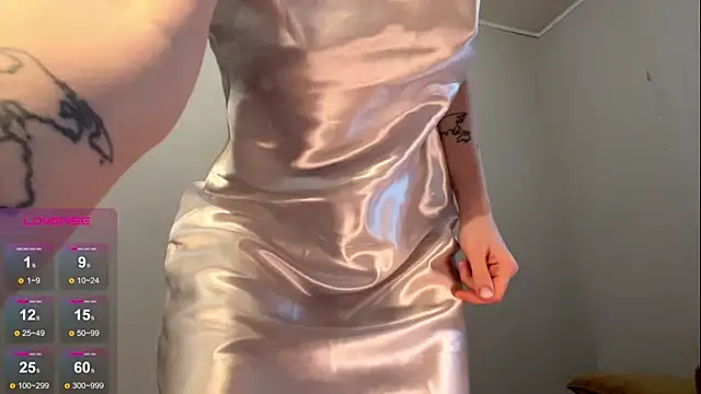 Snapshot of Lora_Squirt chatting on January 2025 09:23:01 AM Lora Squirt online show from January 2025 09:23:01 AM