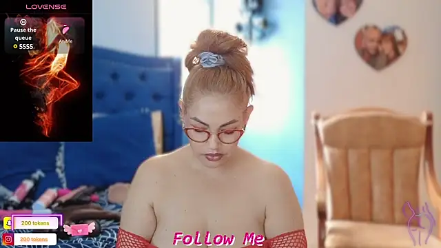 Snapshot of QueenYsuRey chatting on March 2025 04:40:02 PM QueenYsuRey online show from March 2025 04:40:02 PM