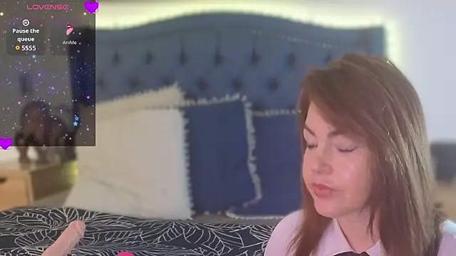 Snapshot of QueenYsuRey chatting on September 2025 02:54:01 PM QueenYsuRey online show from September 2025 02:54:01 PM