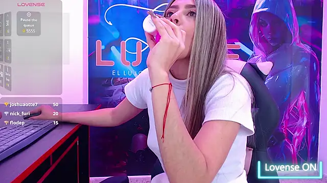 Snapshot of miacarperr1 chatting on February 2025 12:49:01 AM miacarperr1 online show from February 2025 12:49:01 AM